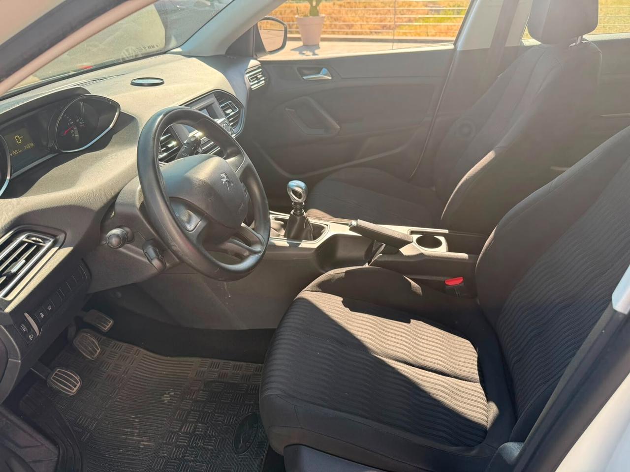 Peugeot 308 1.6 HDi 115 CV S&S Allure