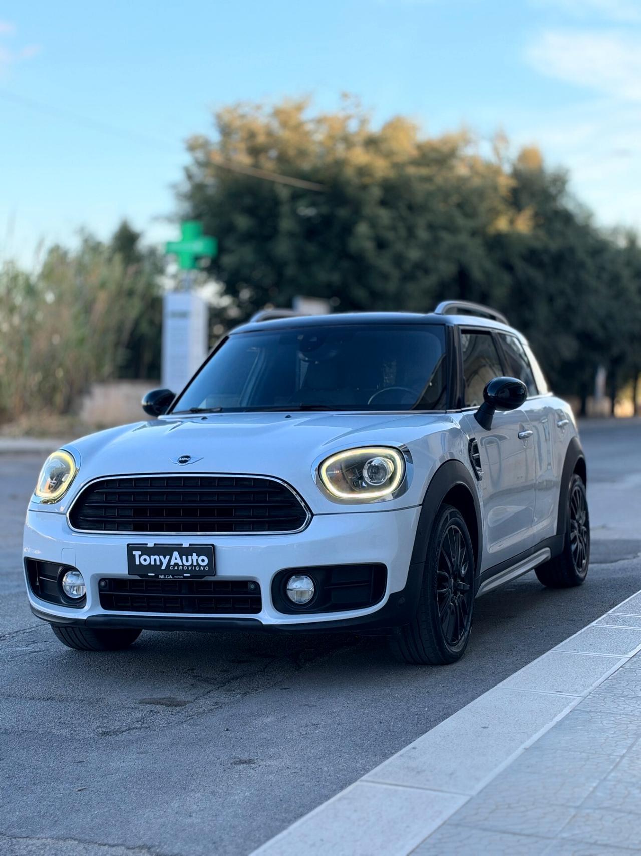 Mini Cooper D Countryman Hype auto my18 BICOLORE CON TETTO NERO, NAVI,FULL LED, BLUETOOTH,SCHERMO DIGITAL