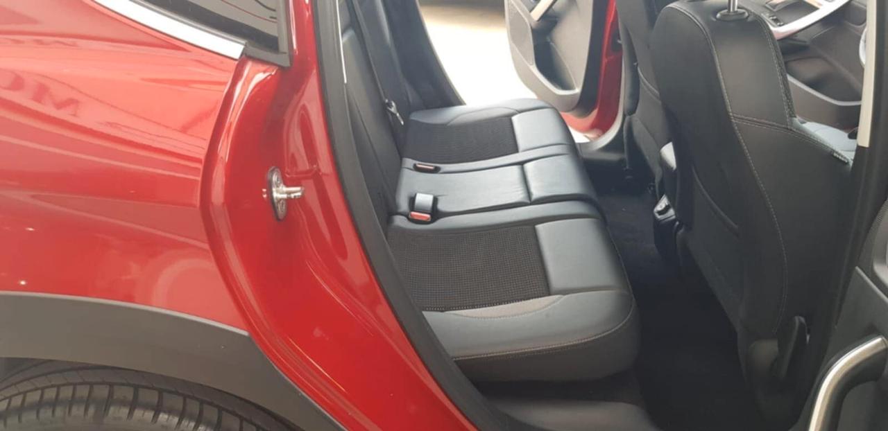 Peugeot 2008 1.5 HDi 100 CV Allure