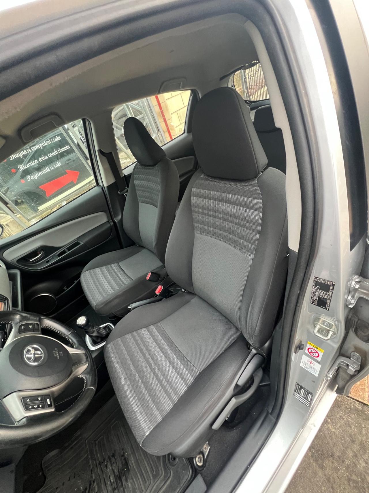 Toyota Yaris 1.0 5 porte Lounge