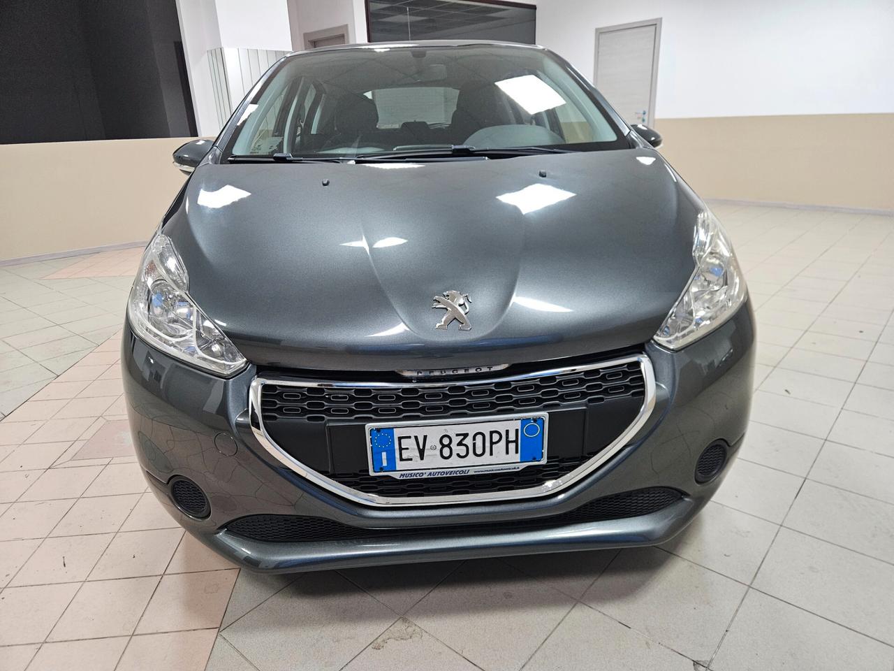 Peugeot 208 1.4 HDi 68 CV 5 porte Allure