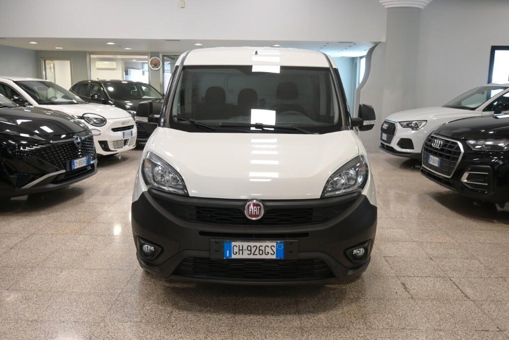 FIAT DOBLO CARGO MAXI 1.6 M-JET 105CV 6M. PL-TN 3POSTI PORTATA 886KG LOUNGE ( MIRROR - SENSORI POST. )