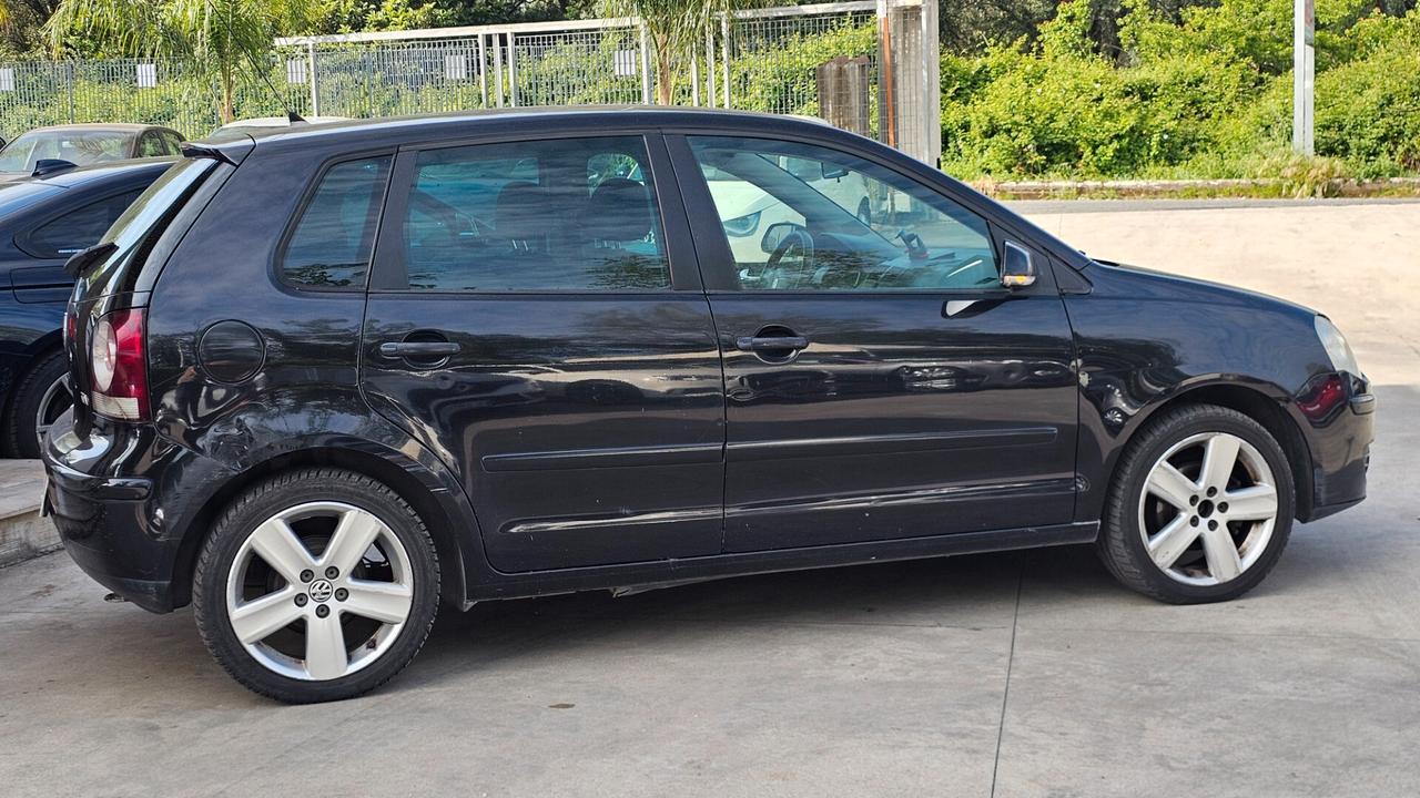 Volkswagen Polo 1.4/80CV TDI 5p. Sportline