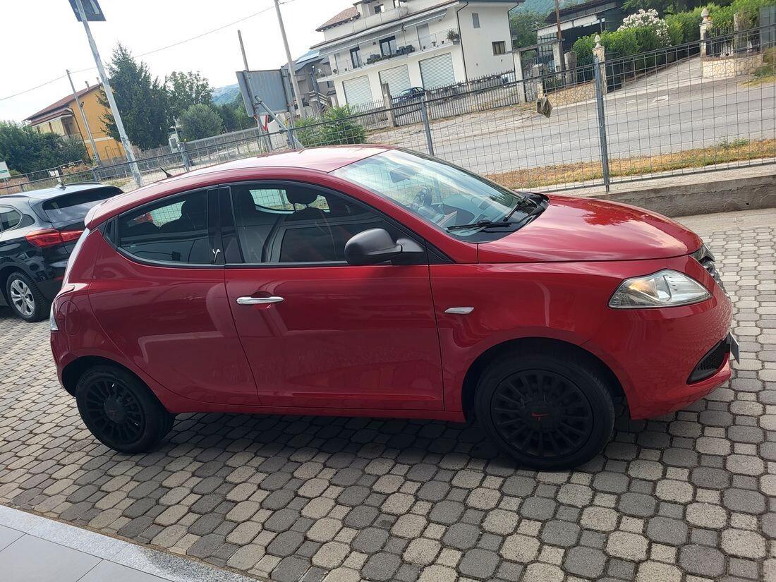Lancia Ypsilon 1.3 MJT 16V 95 CV 5 PORTE