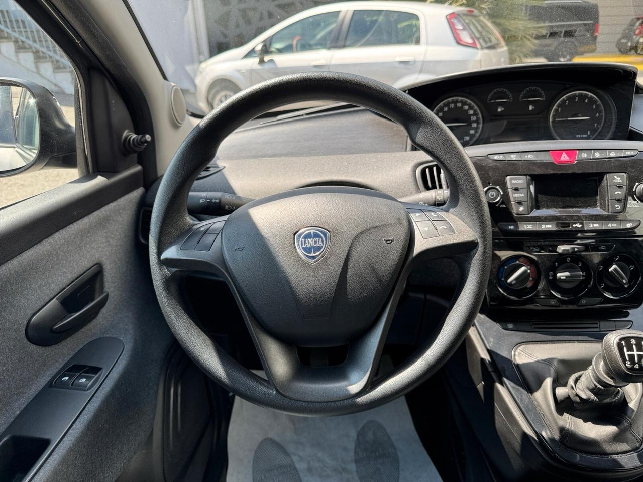 Lancia Ypsilon 1.0 FireFly 5 porte S&S Hybrid