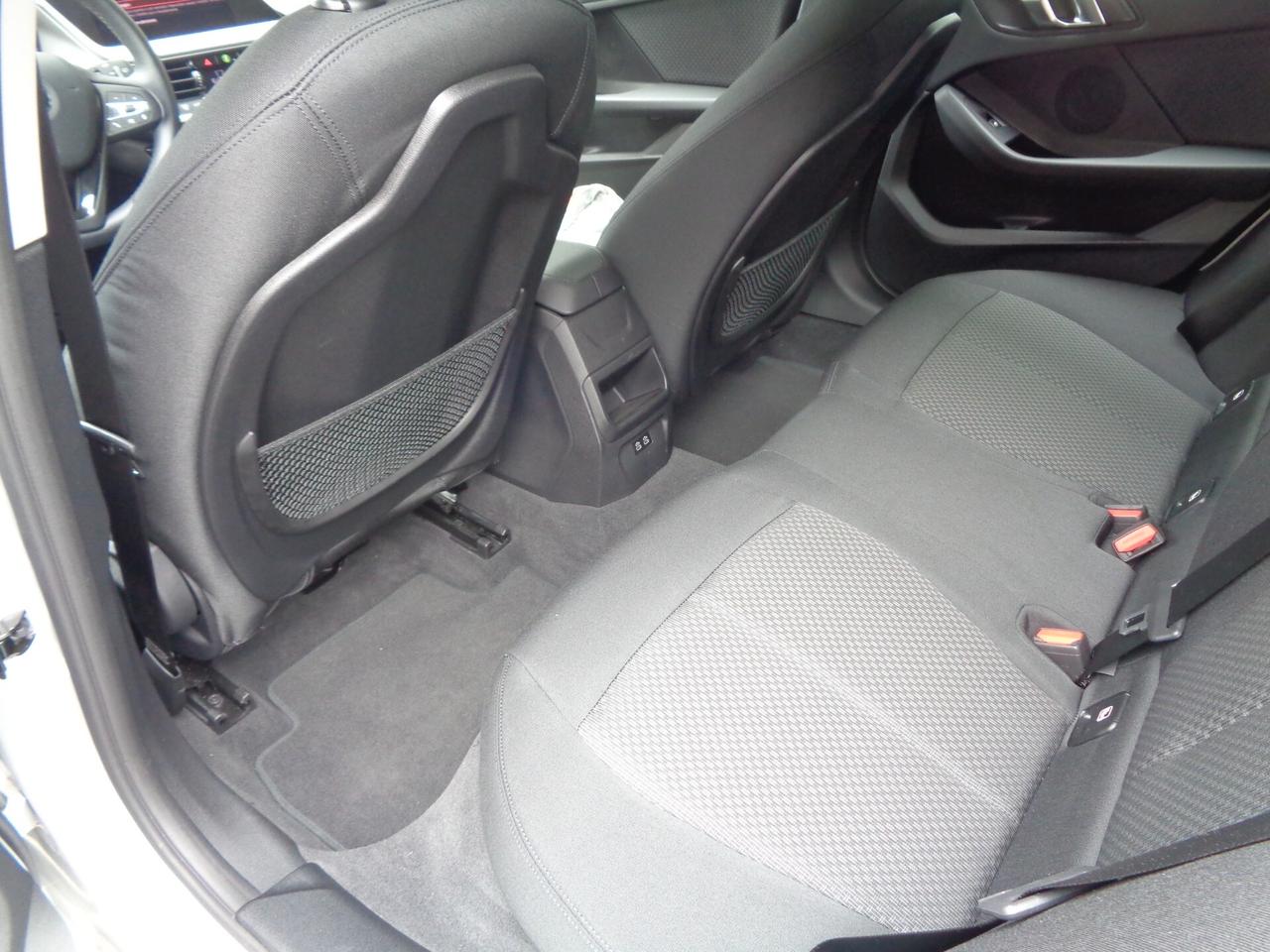 Bmw 116 116d 5p. Business Advantage