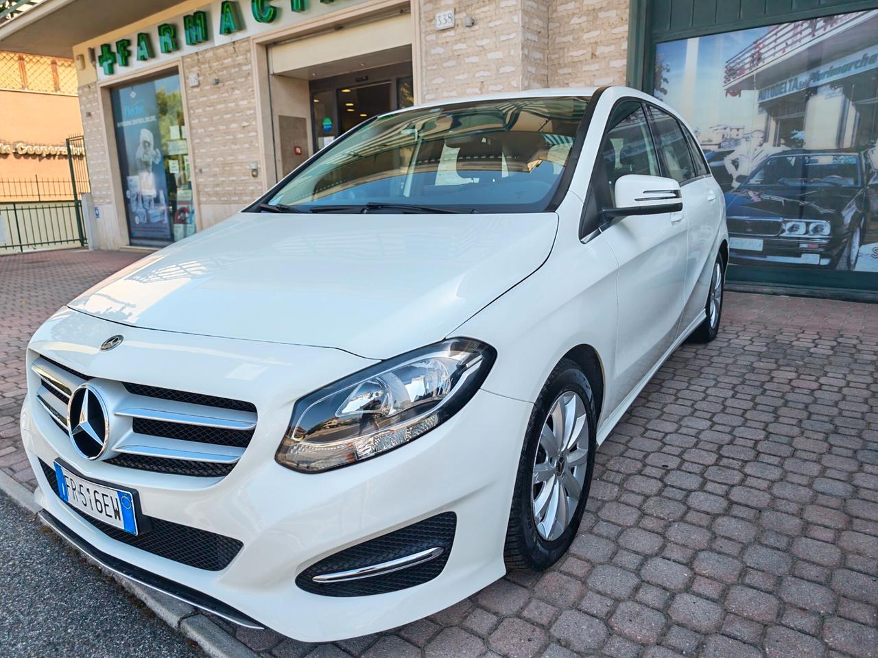 Mercedes-benz A 180 d Premium