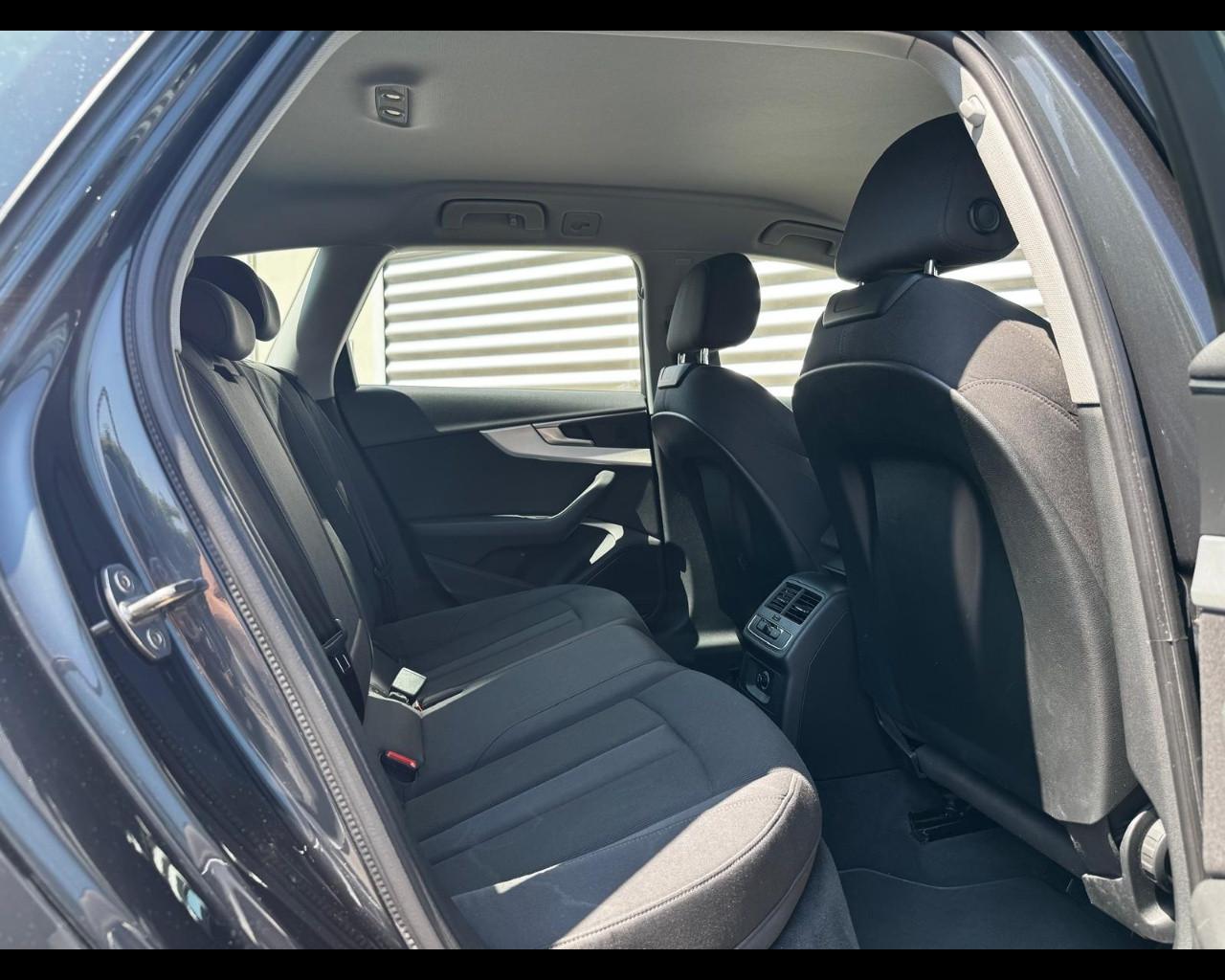 AUDI A4 AVANT 40 TDI S-TRONIC SPORT