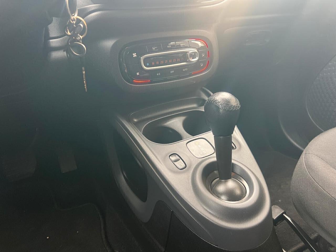 SMART FORFOUR 70 1.0 TWINAMIC PASSION AUT. NEOP.