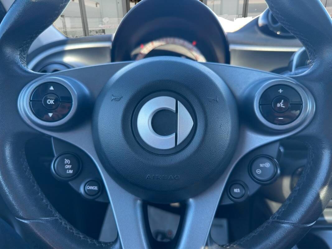 Smart Forfour 1.0 Youngster 71cv AUTOM E TETTO PANORAMICO