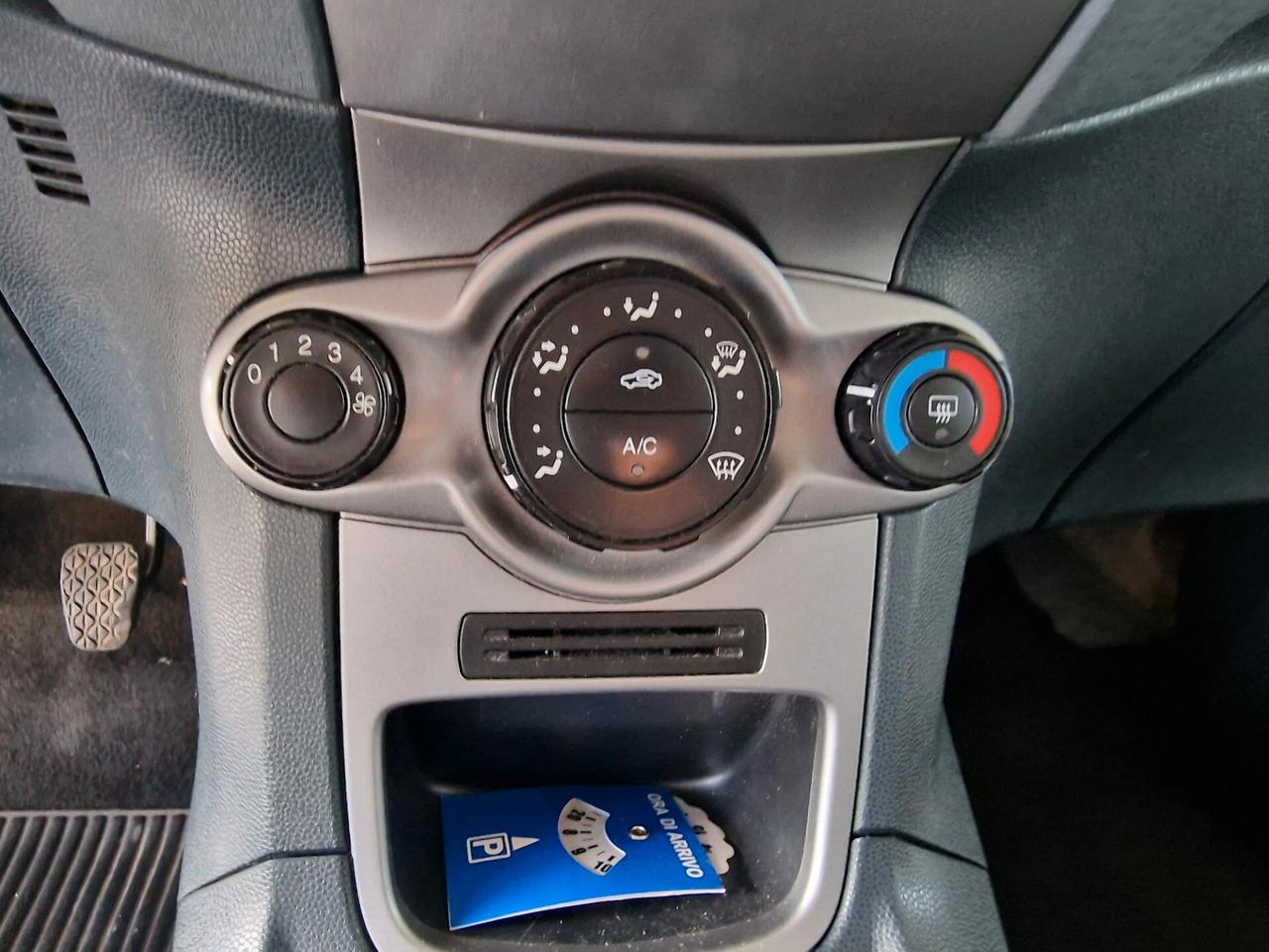 Ford Fiesta 1.4 TDCi 68CV 5 porte Titanium
