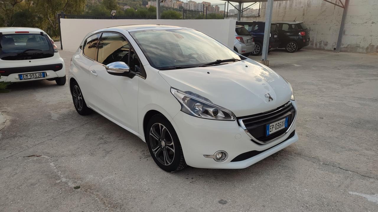 Peugeot 208 1.4 HDI TETTO PANORAMICO