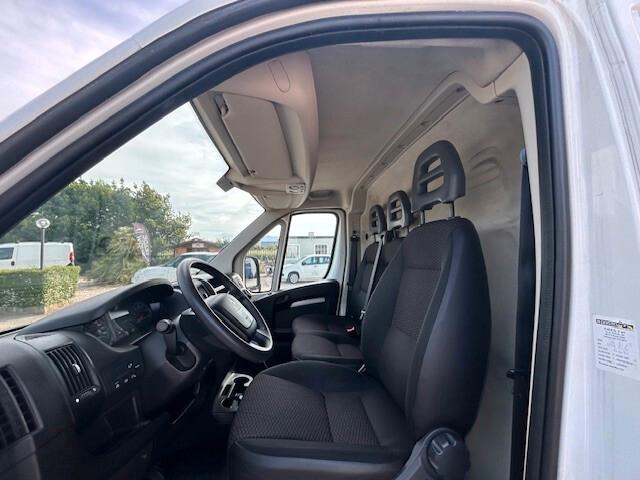 Peugeot Boxer 330 L1H2 2.2 BLUEHDI 120CV SeS