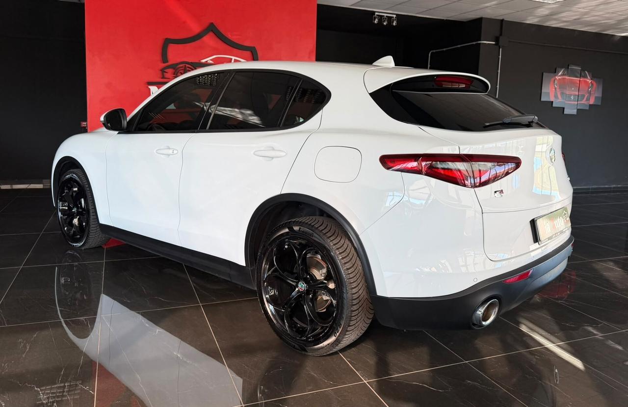 Alfa Romeo Stelvio 2.2 Turbodiesel 190 CV AT8 Q4 Super