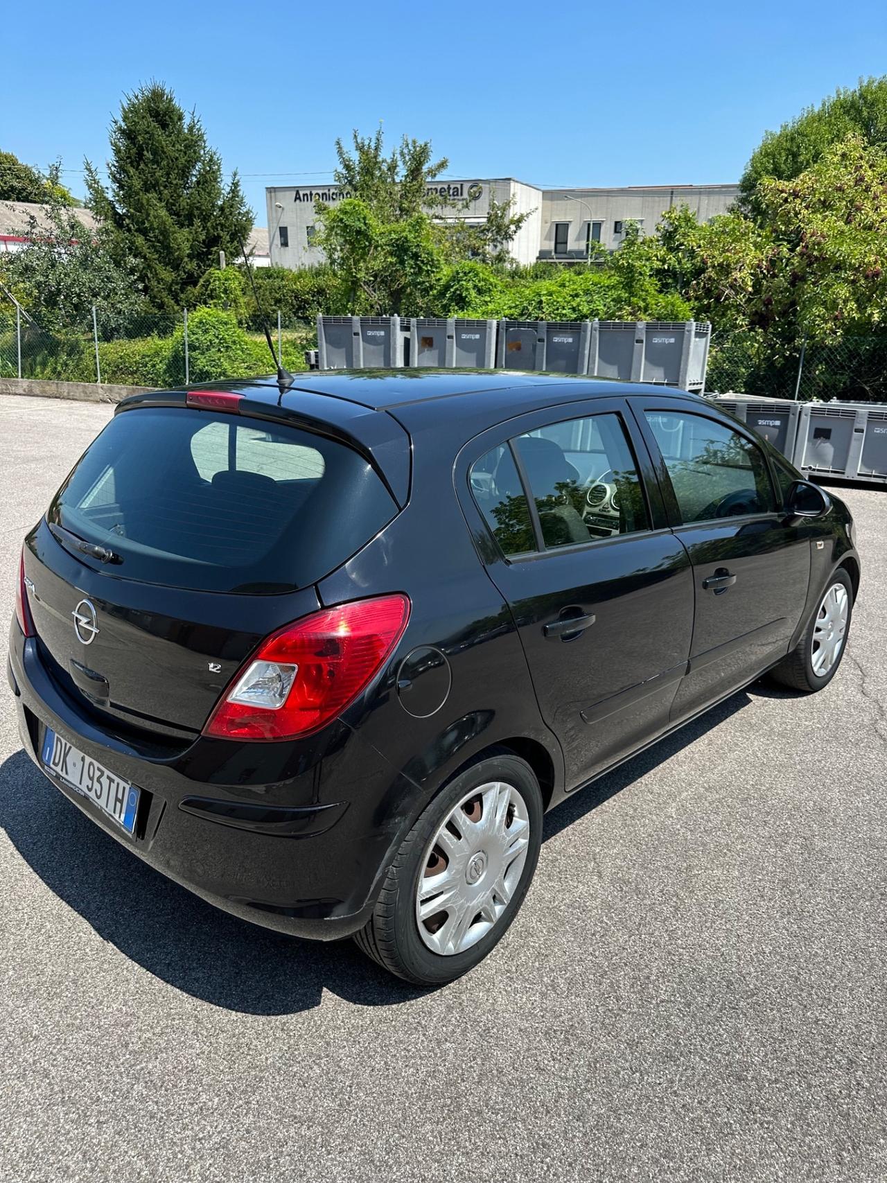 Opel Corsa 1.2 5 porte Cosmo