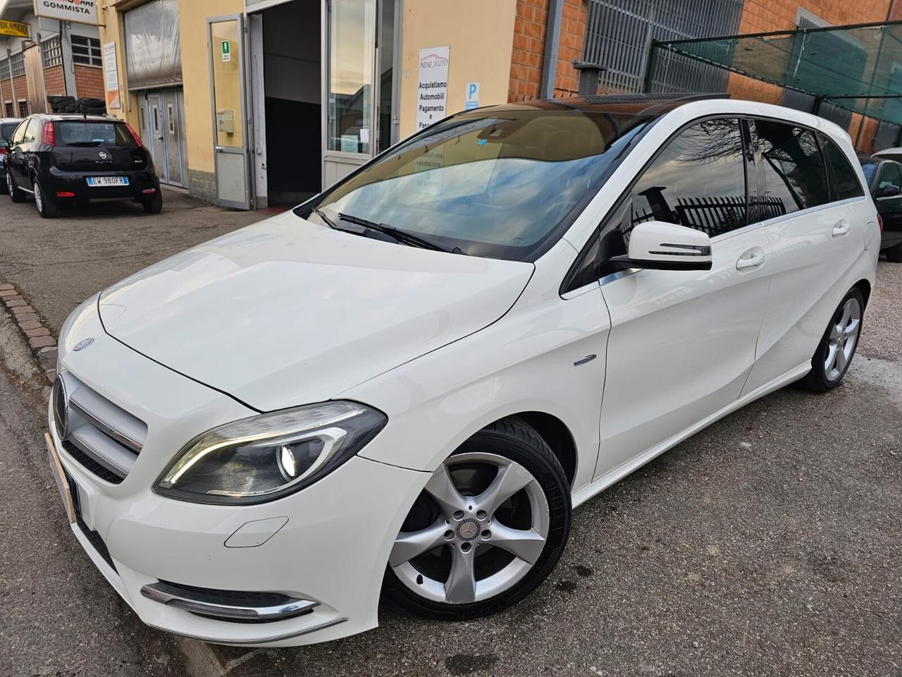 Mercedes-benz B 200 CDI 136cv Premium*Pelle*Navi*Tetto*Pdc*17