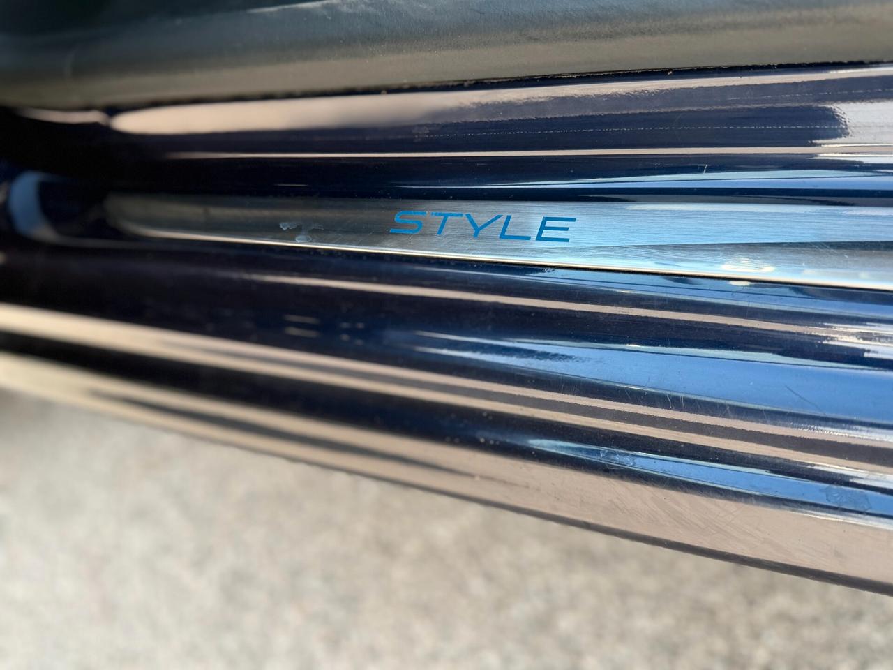 Peugeot 208 1.2 benzina Neopatentati