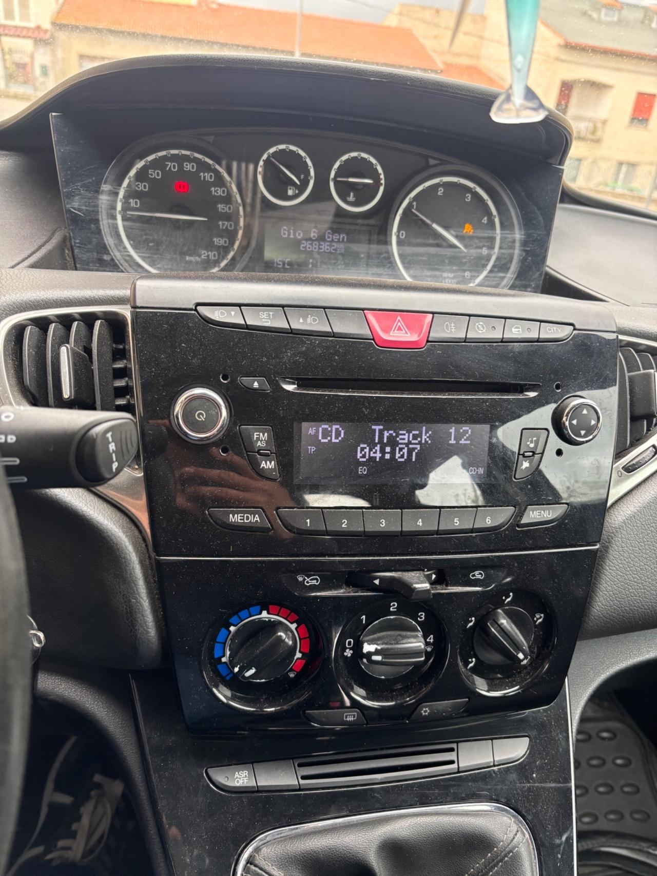 Lancia Ypsilon 1.3 MJT 16V 95 CV 5 porte S&S Gold