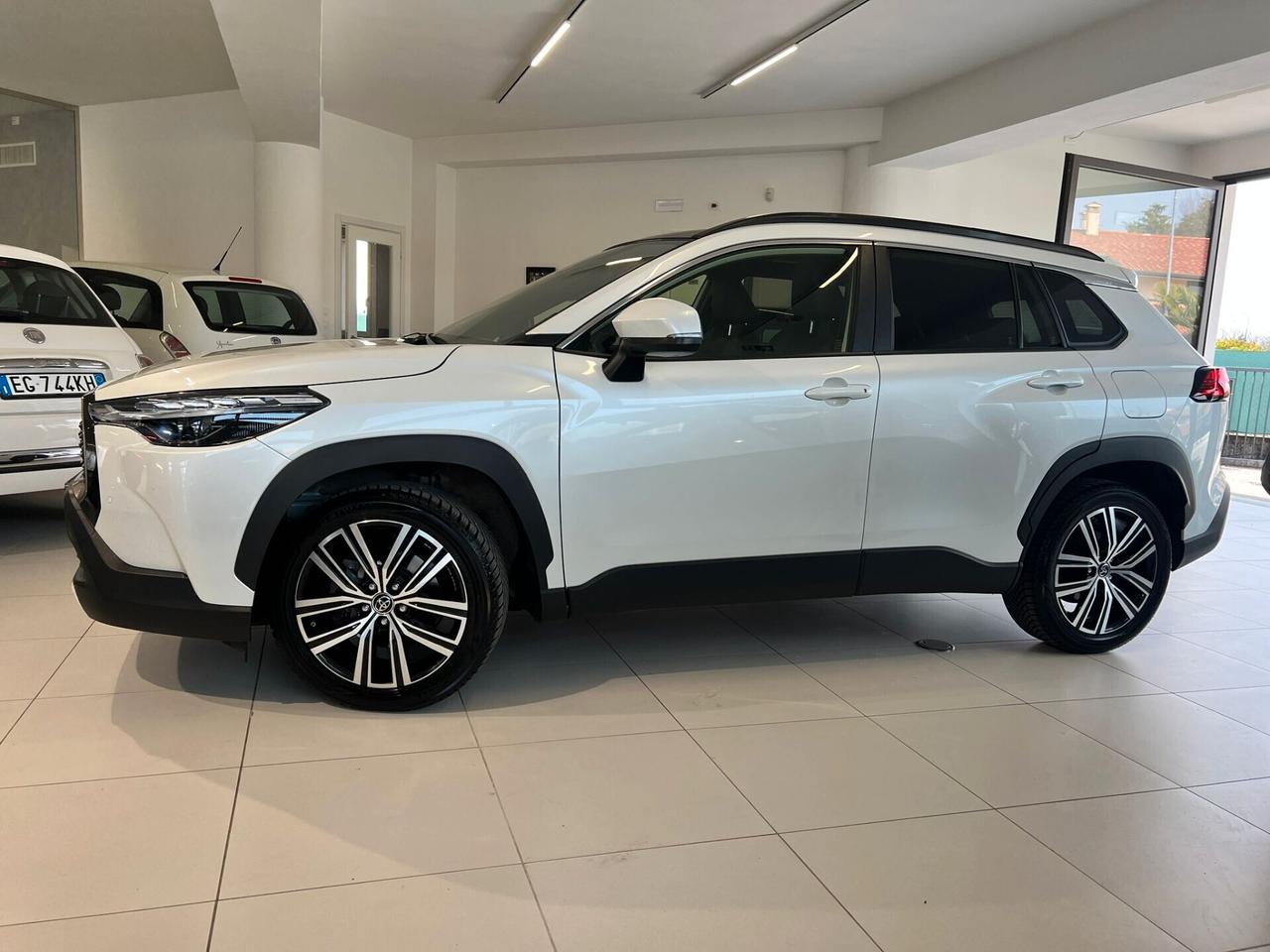 Toyota Corolla Cross MY23 LOUNGE 2.0 HYBRID AWD-i