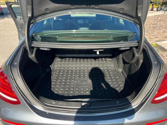 MERCEDES-BENZ E 220 d Auto Premium Plus solo commercianti