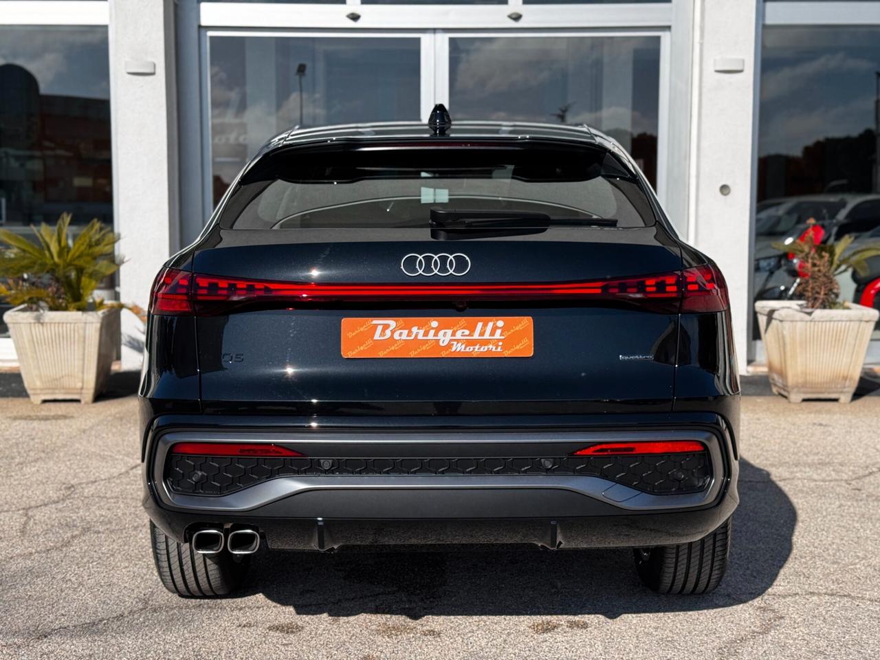 Audi Q5 SPB TDI quattro S tronic line, Aziendale estera