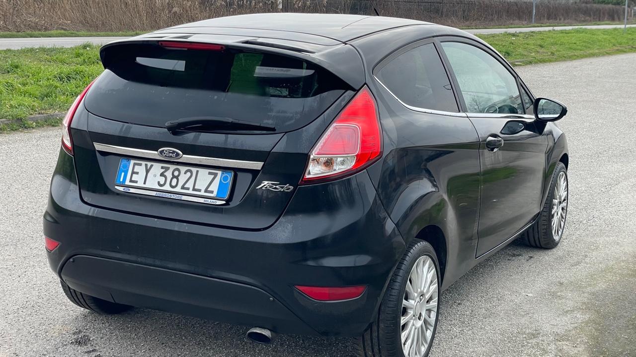 Ford Fiesta 1.5 TDCi 75CV 3 porte Black & White Edition