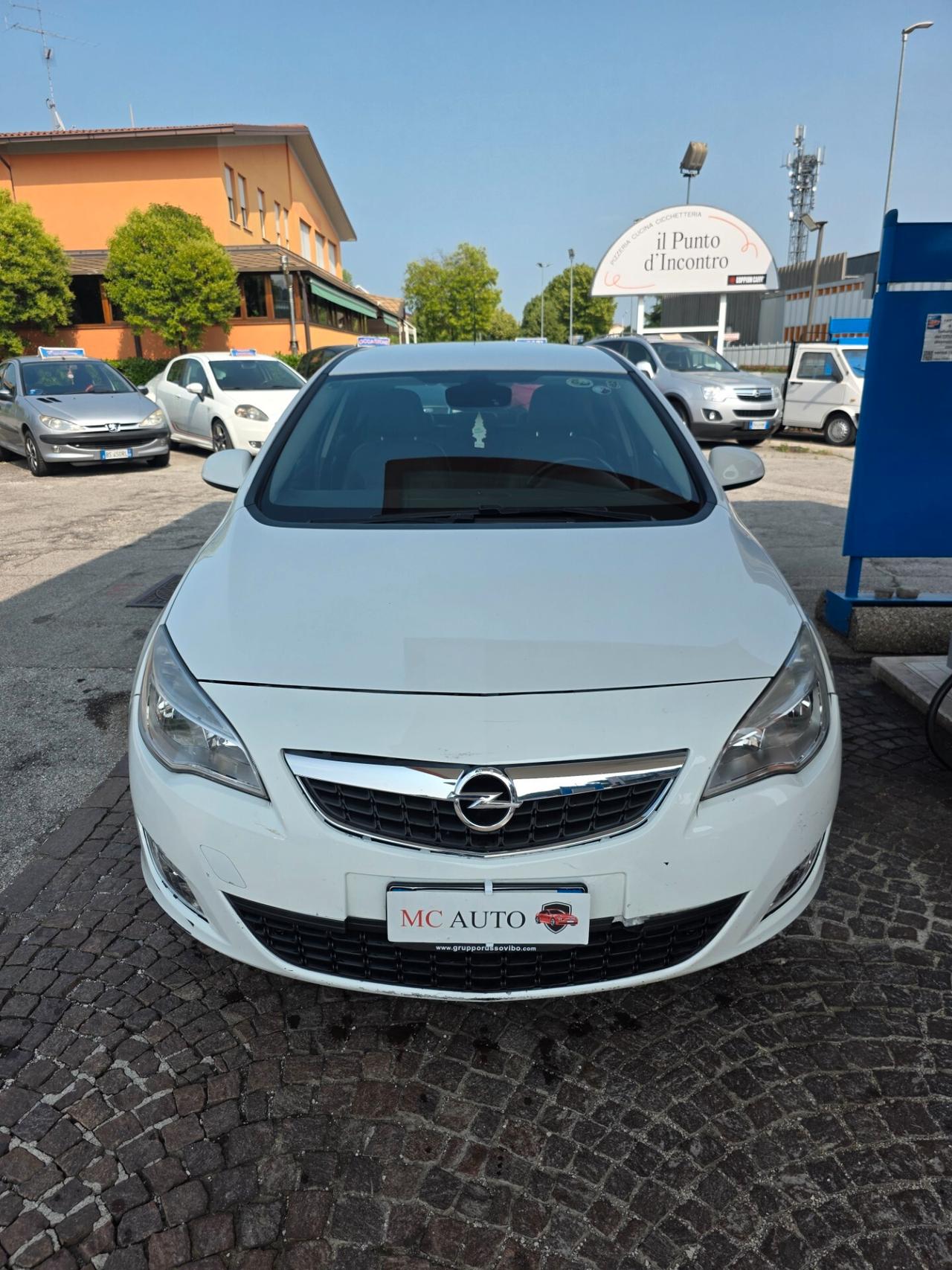 Opel Astra 1.7 CDTI 110CV 5 porte Cosmo con 276.000km Neopatentati ok