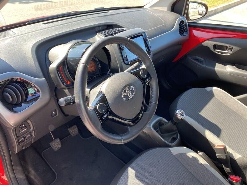 Toyota Aygo Connect 1.0 VVT-i 72 CV 5 porte x-play