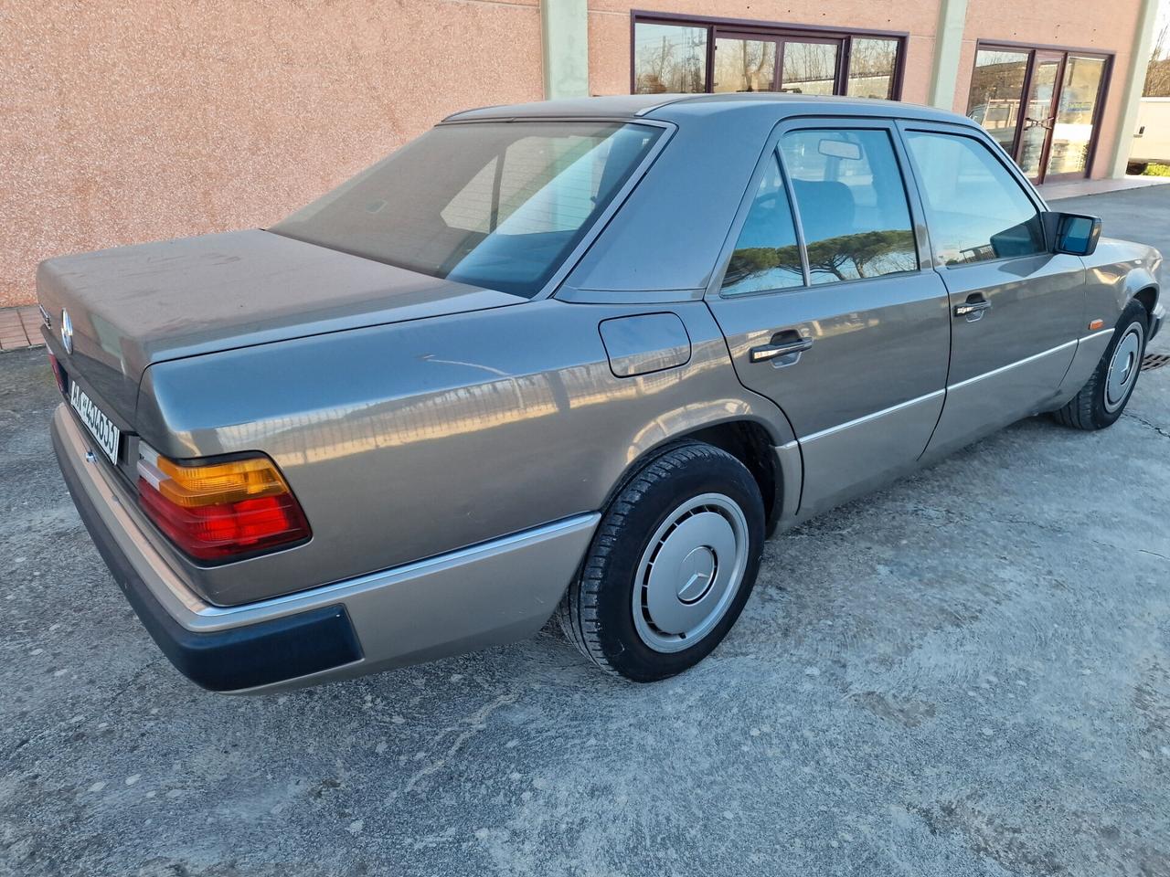 Mercedes-benz 300 200 E