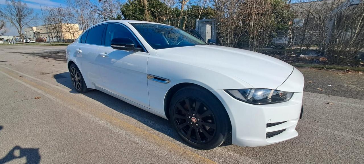 Jaguar XE 2.0 D 180 CV aut. Prestige Business Edition