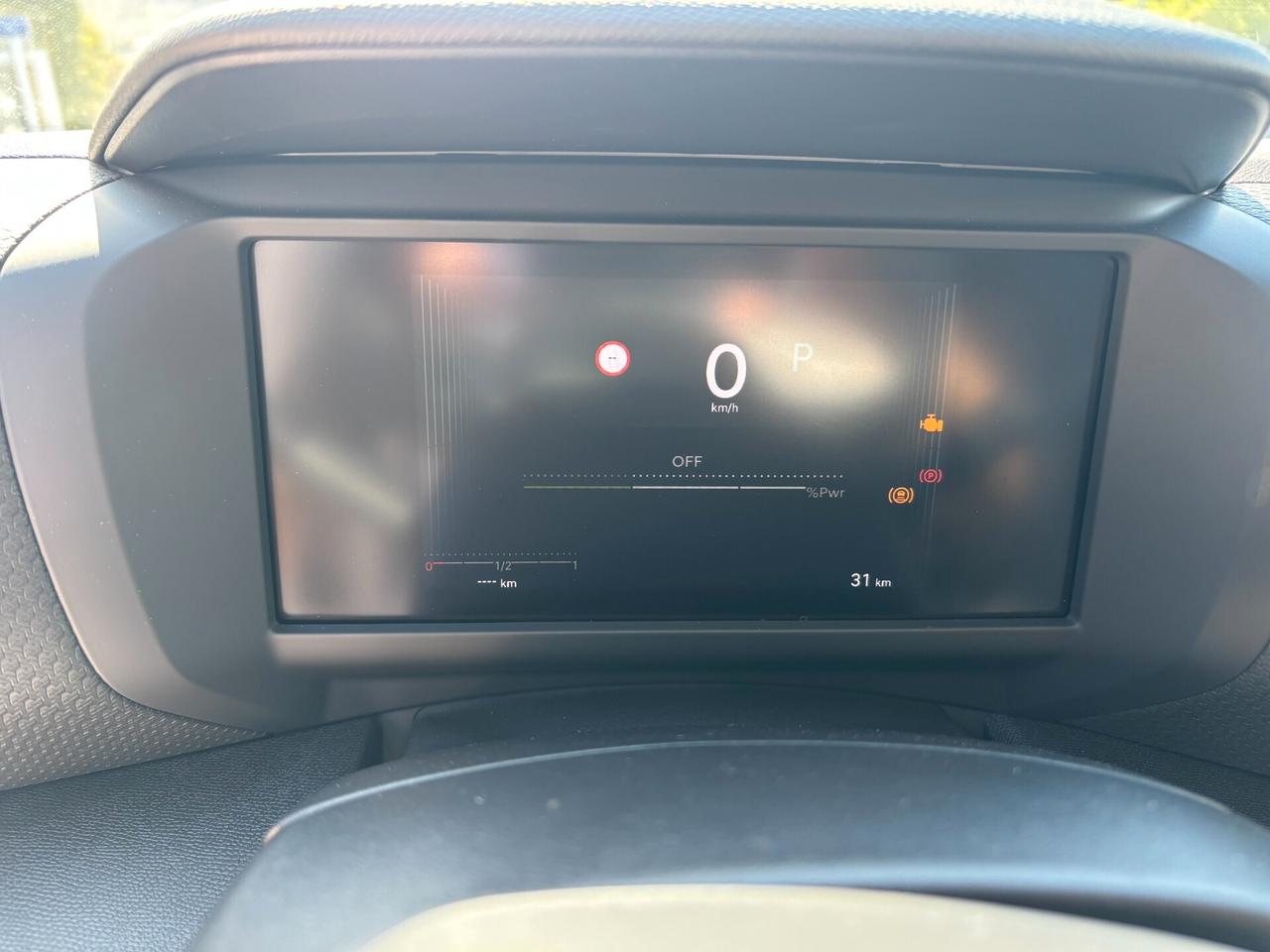 Citroen C4 Hybrid 136 e-DCS6 Business IVA esposta