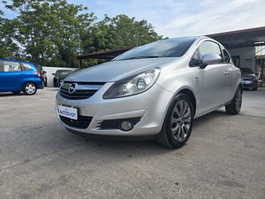 Opel Corsa 1.2 3 porte b-color