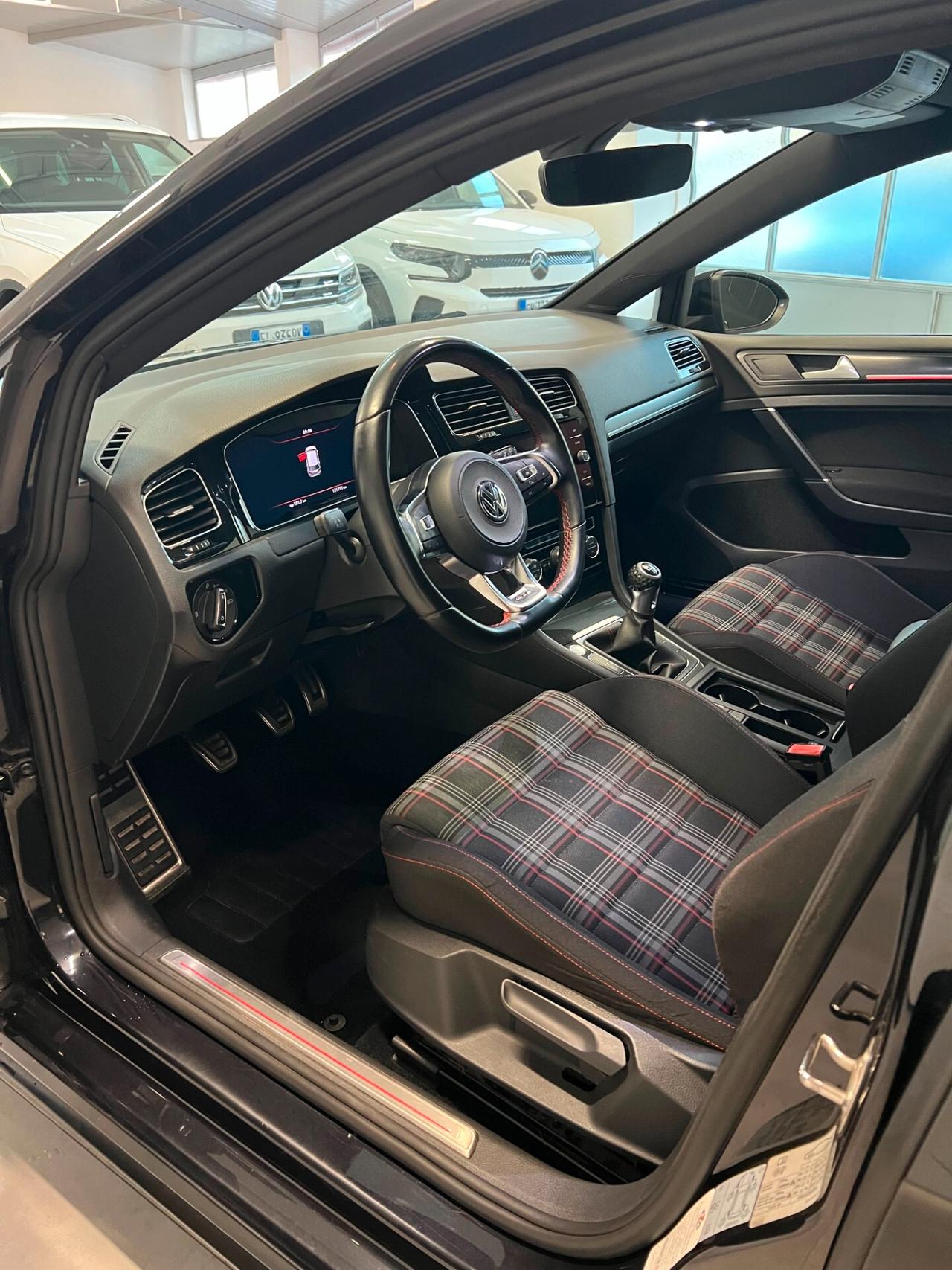 Volkswagen Golf GTI Performance 2.0 245 CV TSI 5p. BMT