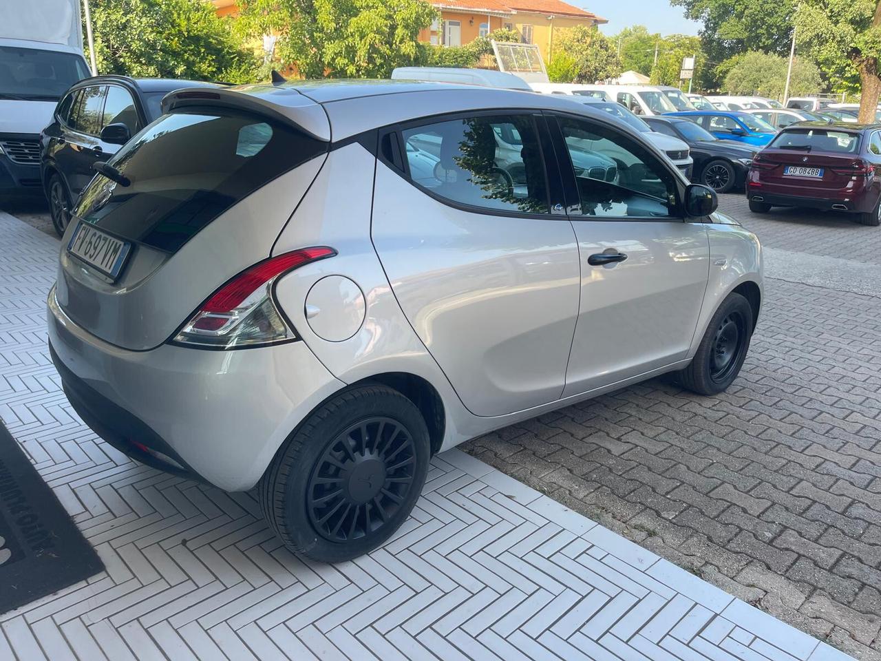 Lancia Ypsilon 1.2 69 CV 5 porte GPL Ecochic Elefantino Blu