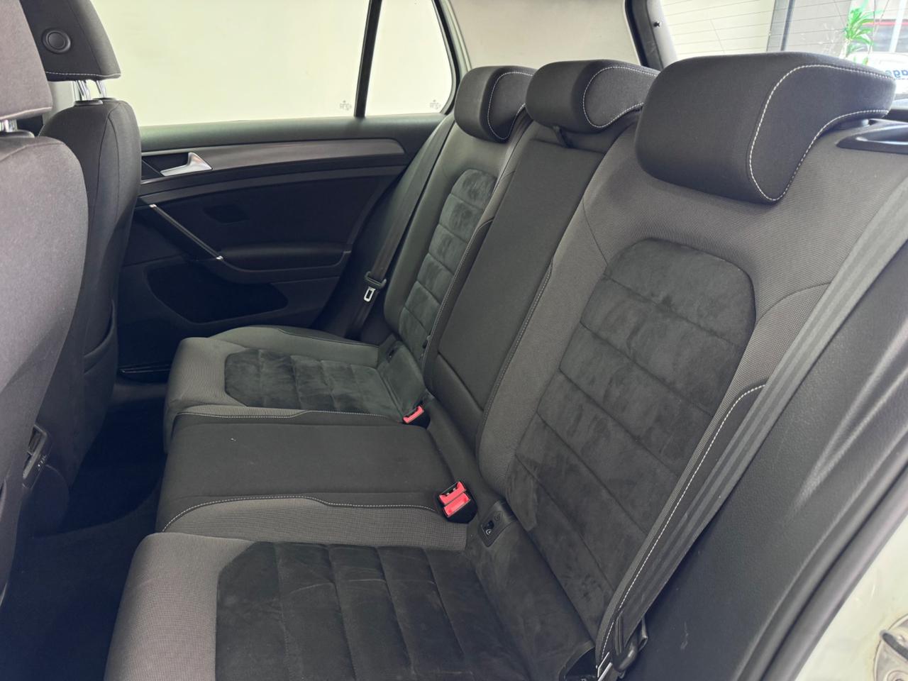 Volkswagen Golf Business 1.6 TDI DSG 5p. Highline BlueMotion Technology