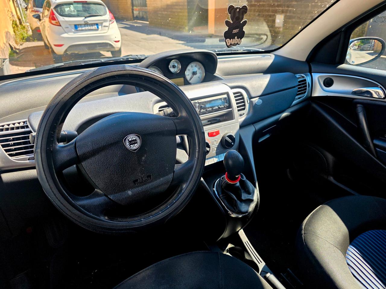 Lancia Ypsilon 1.3 MJT 75 CV Argento
