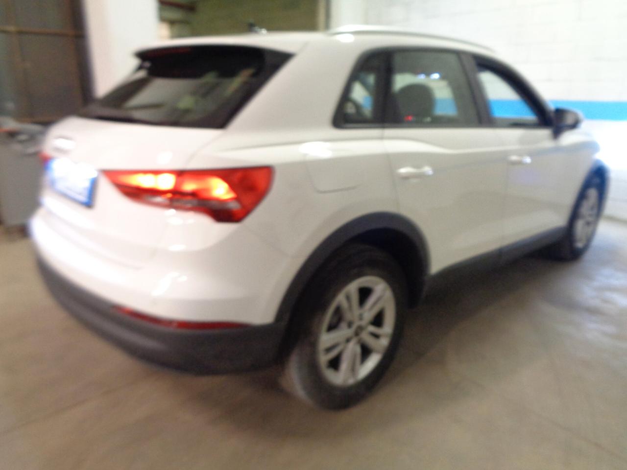 Audi Q3 35 TDI S tronic Business
