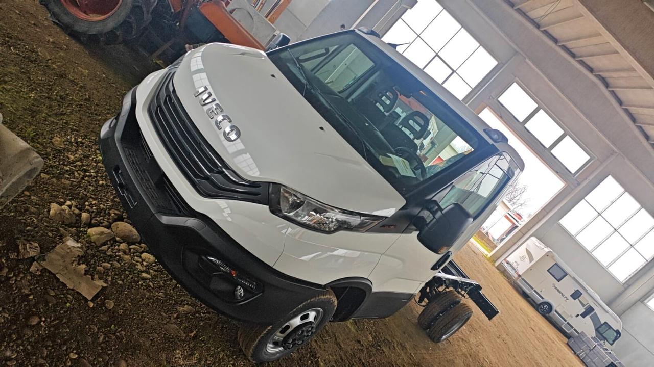 Carroattrezzi IVECO DAILY 35C18 anno 2024 nuovo km 0