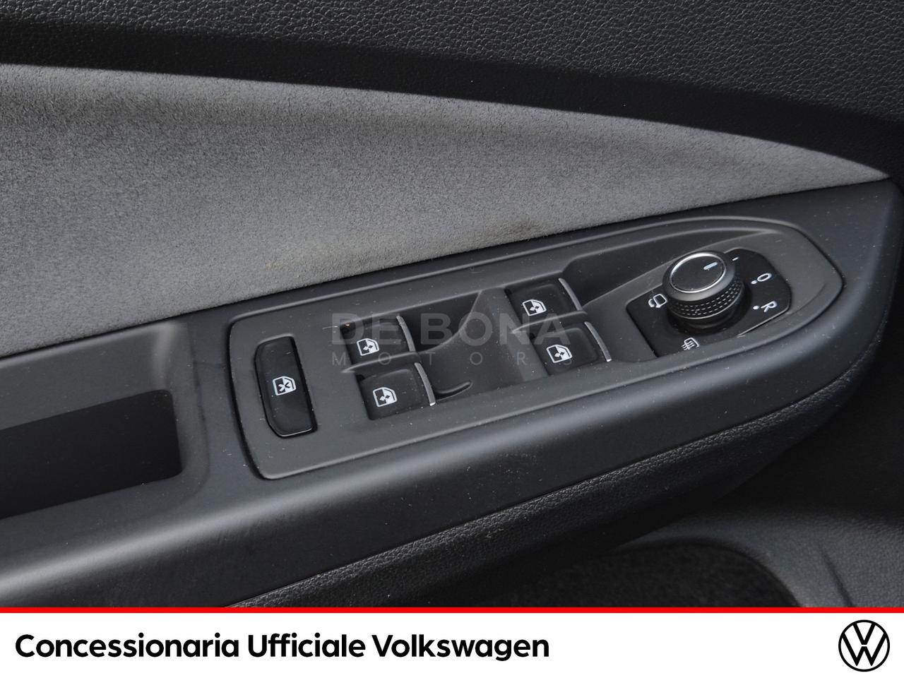 Volkswagen Golf variant 1.5 etsi evo r-line 150cv dsg