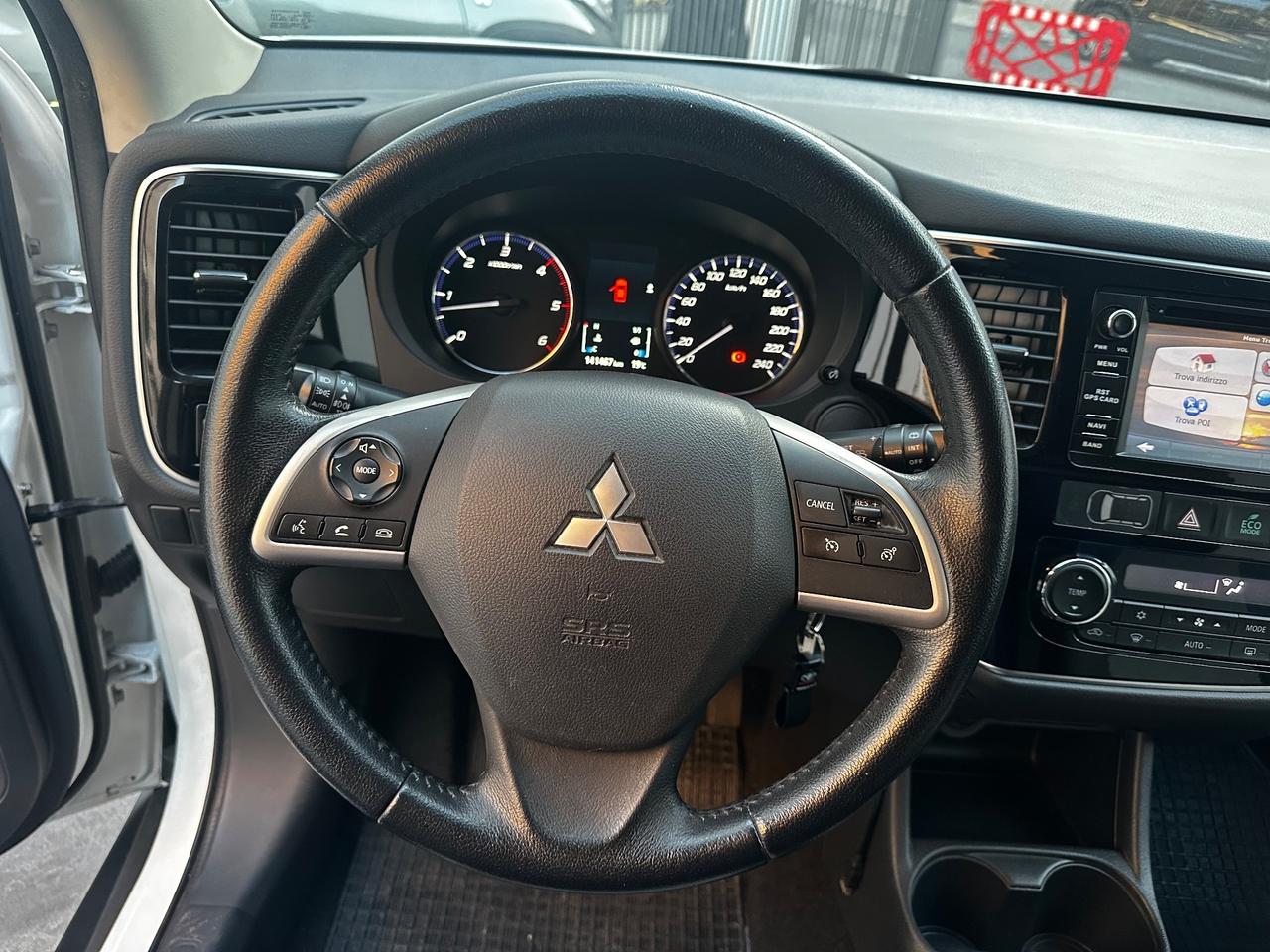 Mitsubishi Outlander 2.2 DI-D 4WD Intense