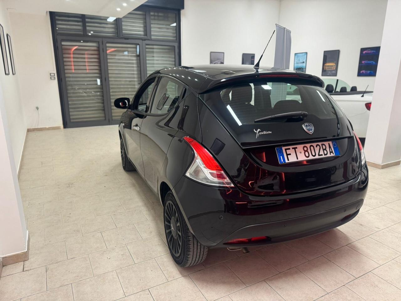Lancia Ypsilon 1.2 69 CV Platino