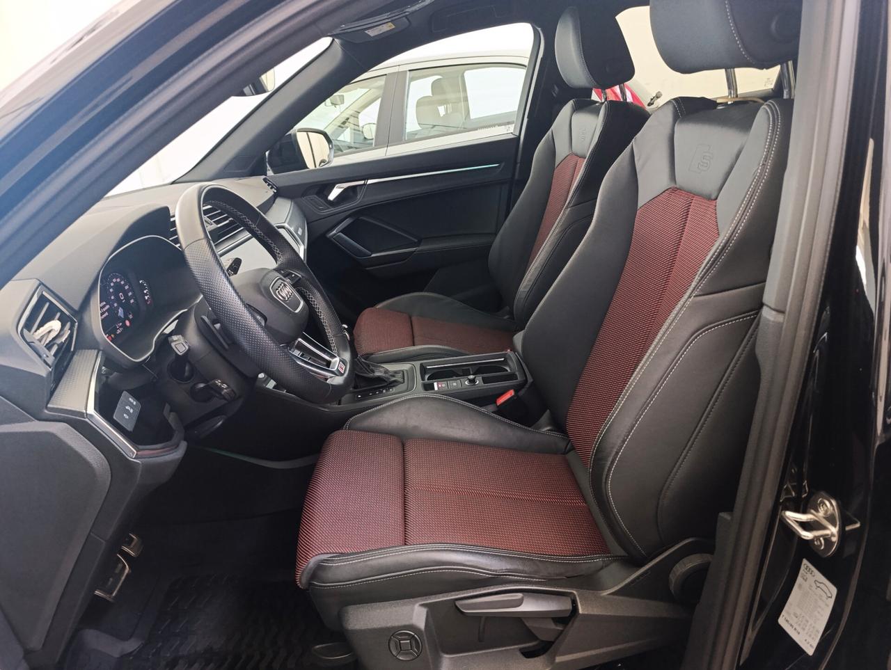 Audi Q3 35 1.5 TFSI S tronic Identity Black soli 36000 km