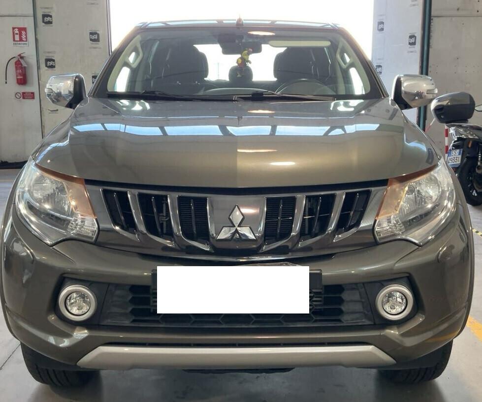 Mitsubishi L200 2.4 DI-D 180 CV DoCab solo 17500 KM
