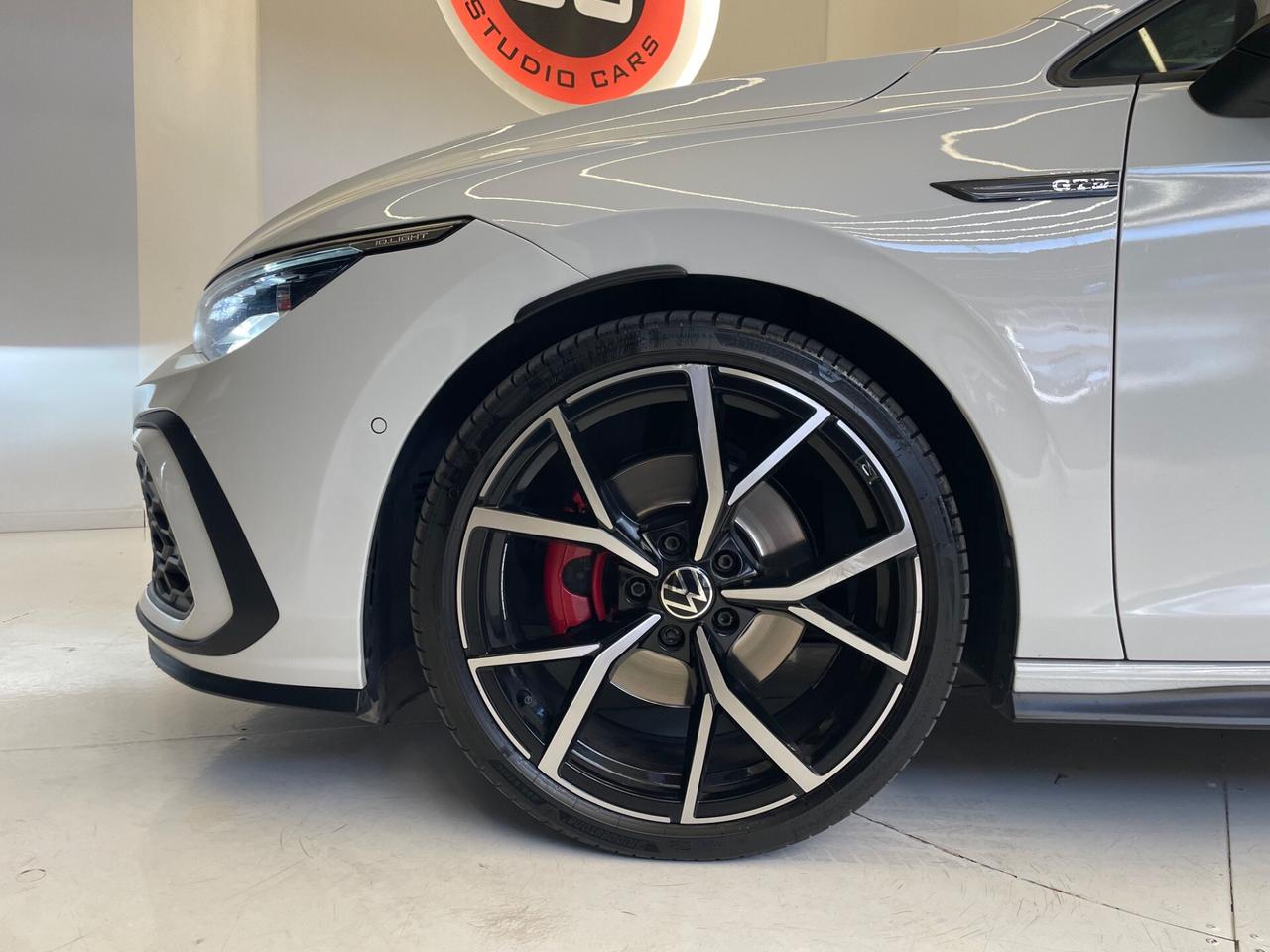 Volkswagen Golf GTD 2.0 TDI DSG 200CV