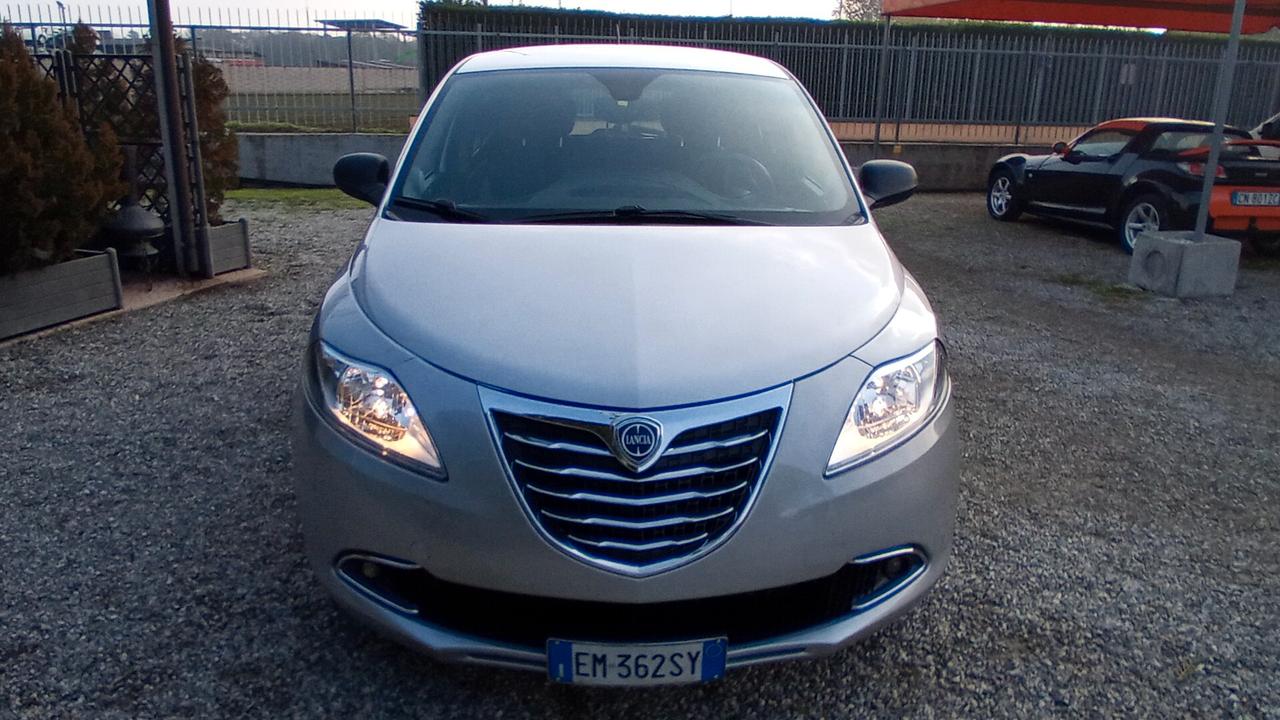 Lancia Ypsilon 1.2 69 CV 5 porte Silver Adatta a Neopatentati