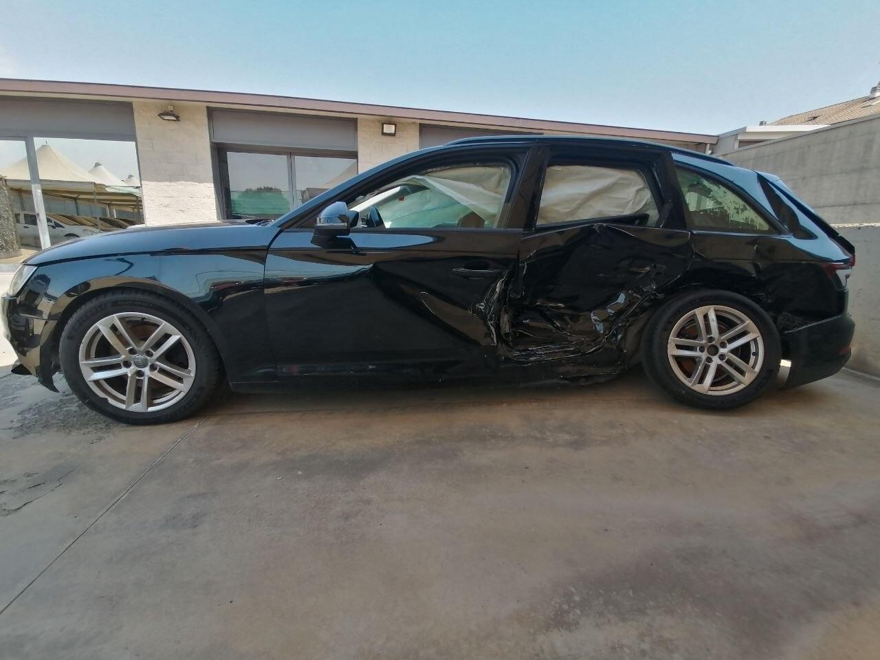 Audi A4 Avant 30 TDI S tronic line edition