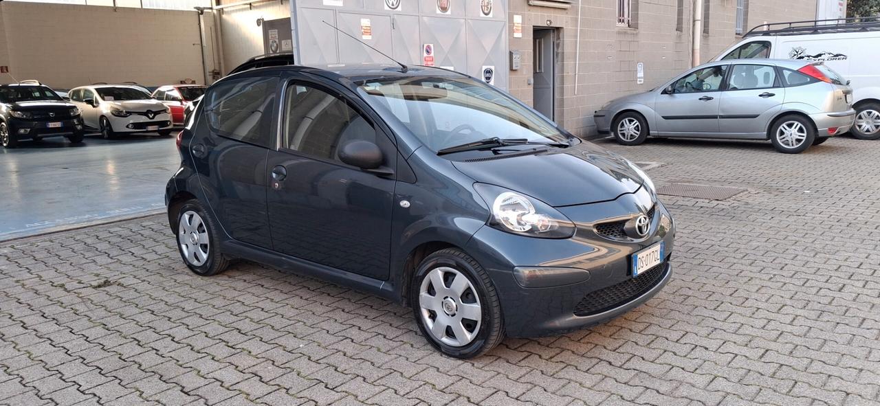 Toyota Aygo 1.0 VVT-i 5porte Sol
