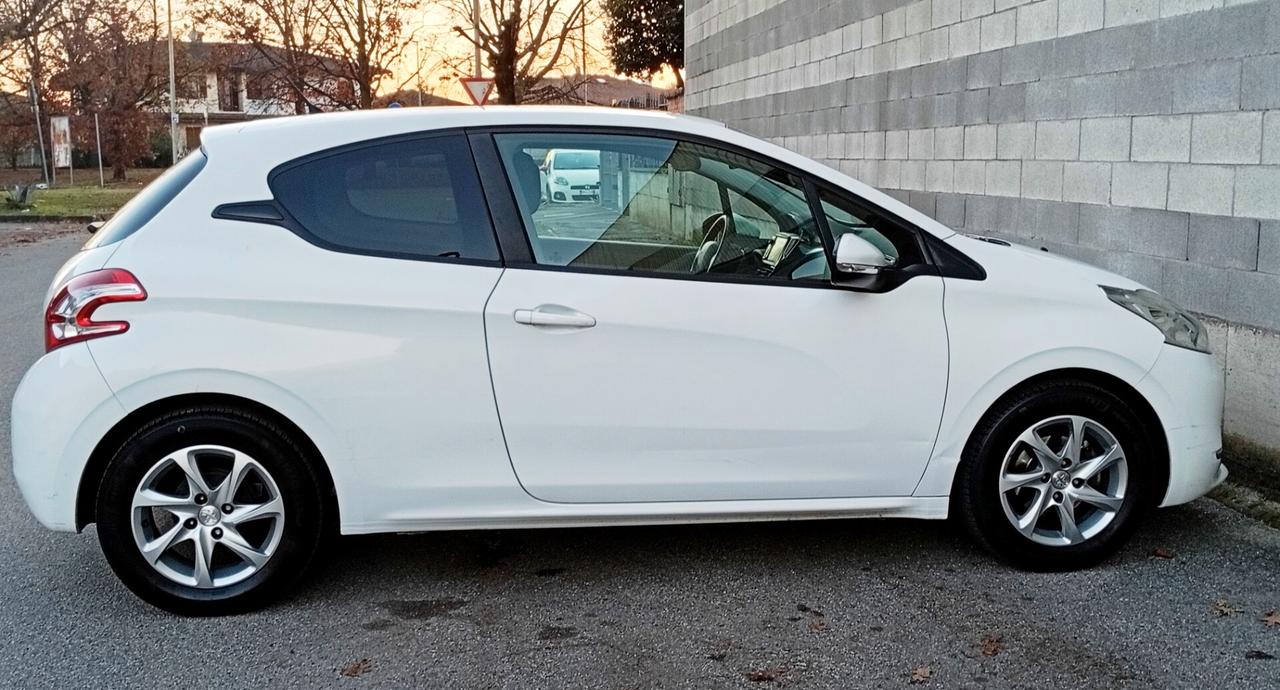 Peugeot 208 PureTech Allure 2014Benzina Neop Trattabile