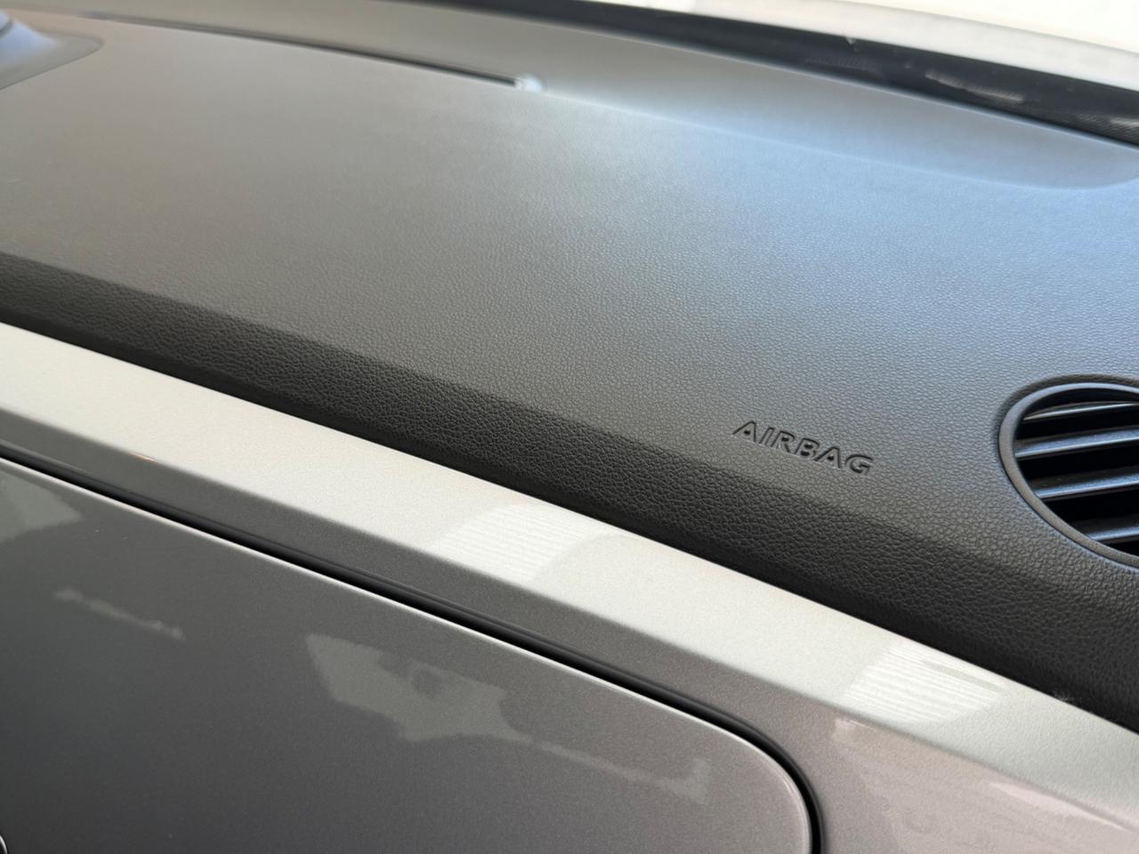 Volkswagen Maggiolino 1.6 TDI DSG Design