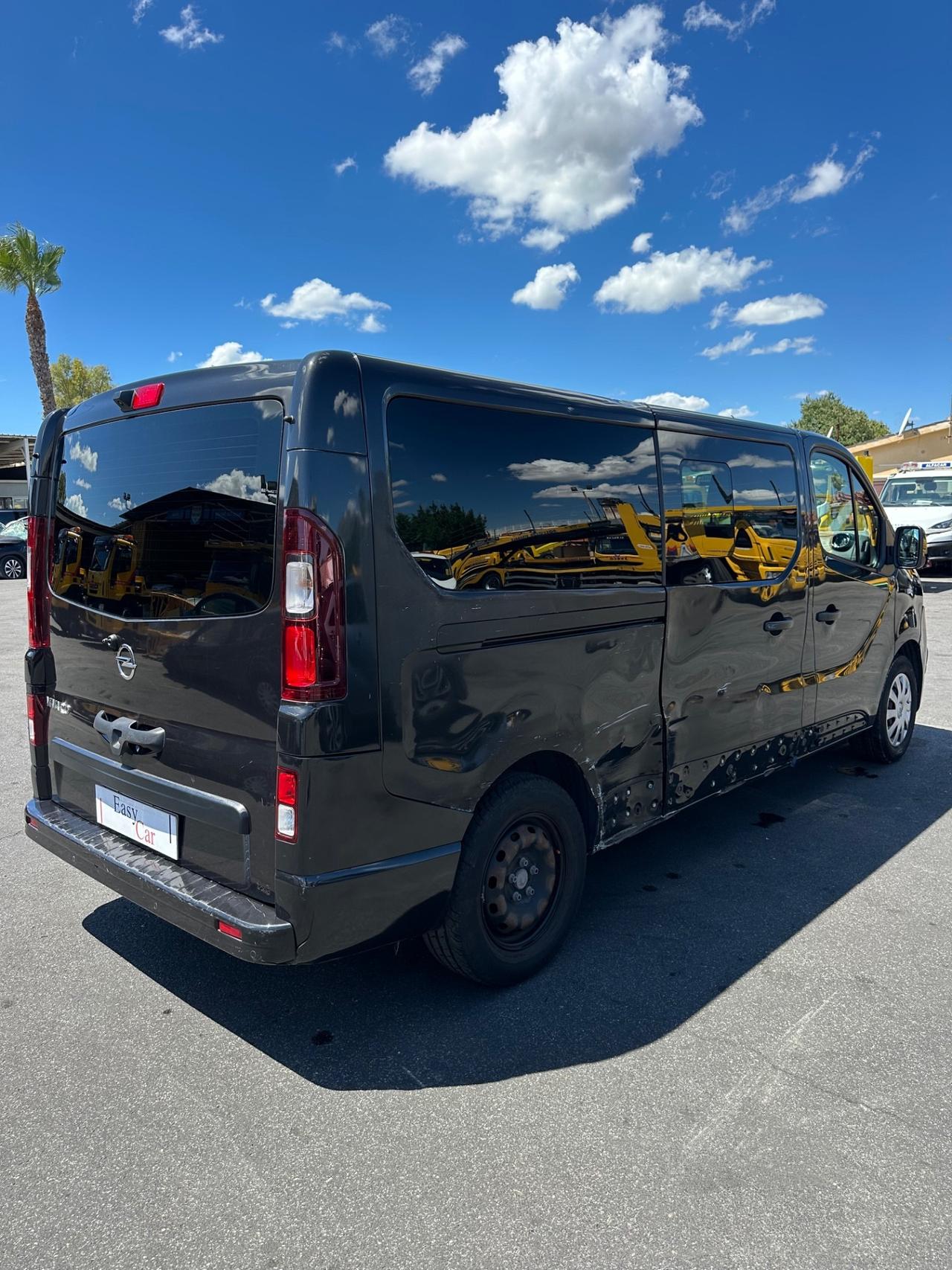 Opel Vivaro 9 posti Passo lungo